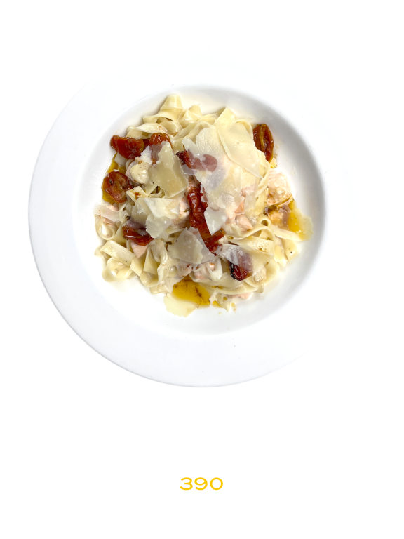 Tagliatelle with salmon and sun-dried tomatoes
